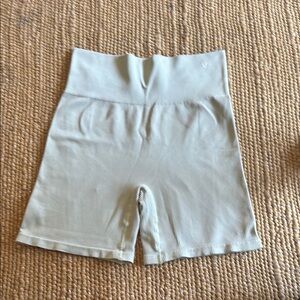 Women's Seamless High-Waisted Bike Shorts - Light Green